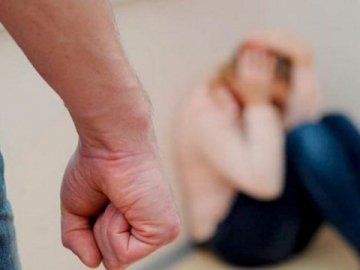 Волинянин побив сестру та обматюкав поліцейських