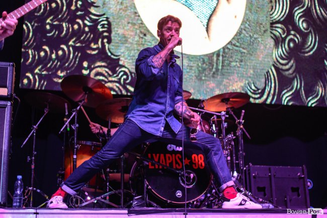 «Шухер, граждане! На сцене психопат!»: яким був концерт гурту «Ляпіс 98» у Луцьку: ФОТОРЕПОРТАЖ