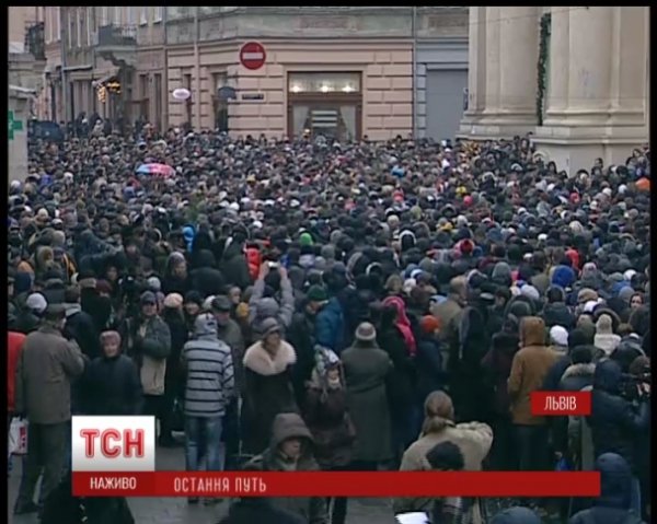 Кузьму проводжали на кладовище під оплески. ФОТО. ВІДЕО