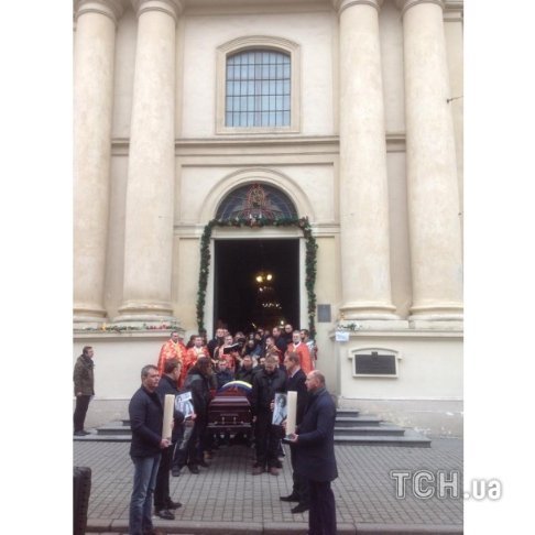 Кузьму проводжали на кладовище під оплески. ФОТО. ВІДЕО