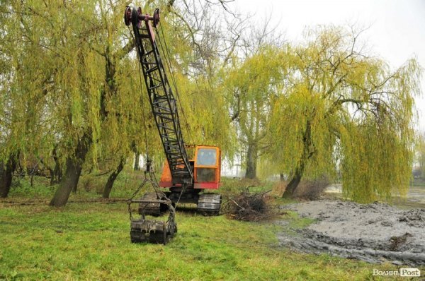 Як чистять ставки в Теремно. ФОТО
