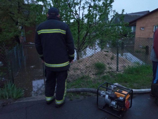 Через сильну зливу на Волині затопило присадибні ділянки
