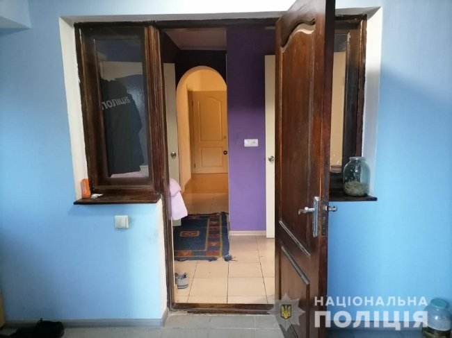 На Рівненщині матір намагалася зарізати власного неповнолітнього сина. ФОТО