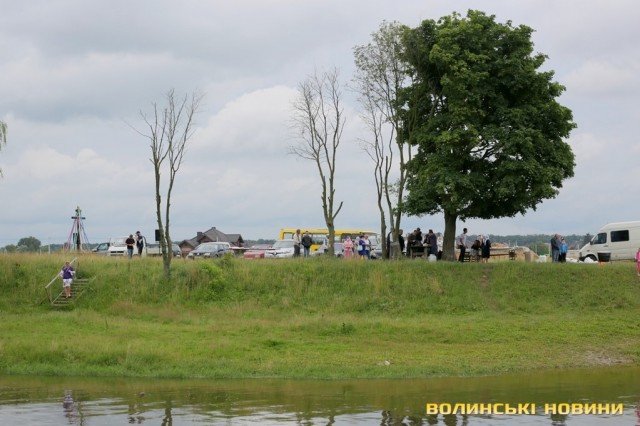 Як у Луцьку на Івана Купала освячували воду у Стиру. ФОТО