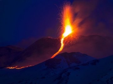 В Італії - виверження вулкану