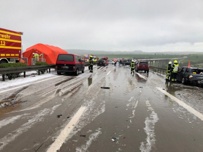 Зіткнулися 50 машин: масштабна аварія в Німеччині. ФОТО