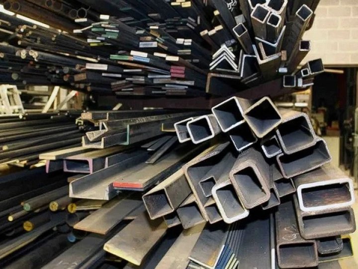 Як не помилитися при замовленні металу на виробництво: контроль товщини та довжини