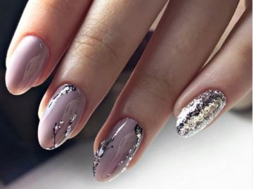 Нарощення нігтів як бізнес: чому це гарна ідея?*