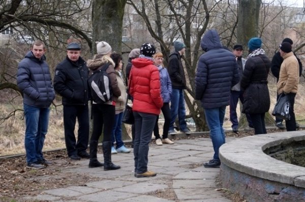 У Луцьку прибирають узбережжя Сапалаївки. ФОТО 