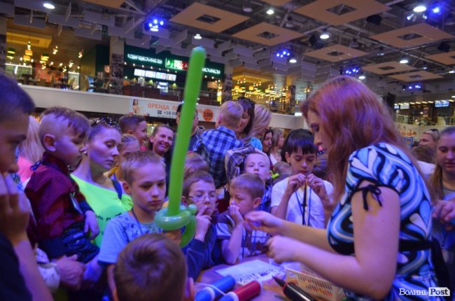 Діти наших Героїв: у «ПортСity» розважали дітей волинських атовців