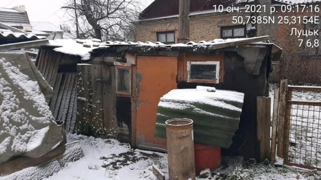 У Луцьку продовжать зносити занедбані сараї. АДРЕСИ