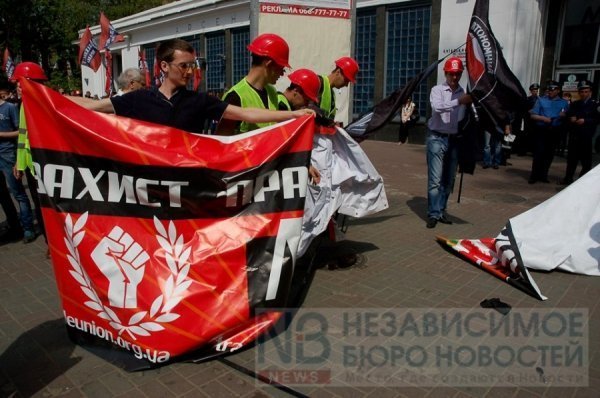 У Києві затримали учасників маршу профспілок. ФОТО