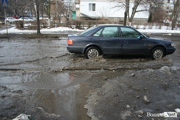 У Луцьку затопило вулицю Ветеранів. ФОТО