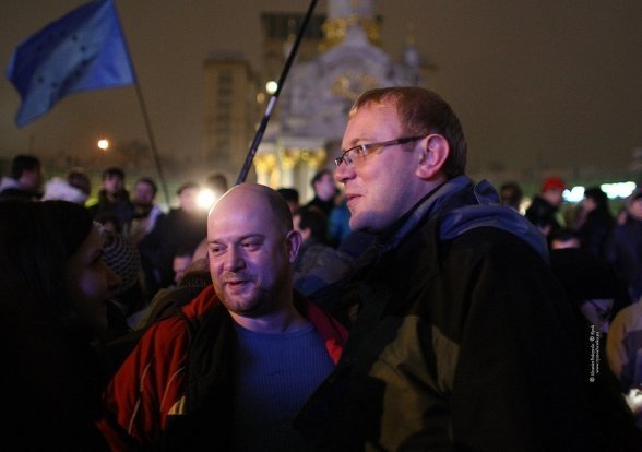 Як Кличко, Тягнибок і Яценюк мітингували на Євромайдані. ФОТО