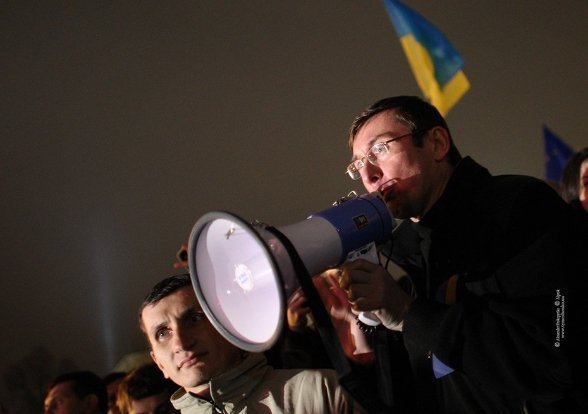 Як Кличко, Тягнибок і Яценюк мітингували на Євромайдані. ФОТО