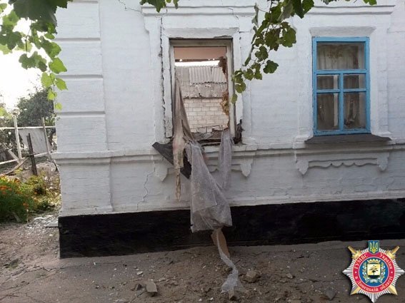 Наслідки обстрілів околиць Маріуполя. ФОТО