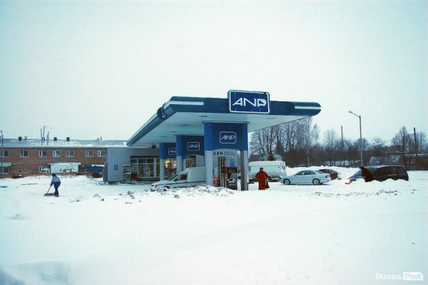 Сніг у Луцьку: вулиця Львівська. ФОТО