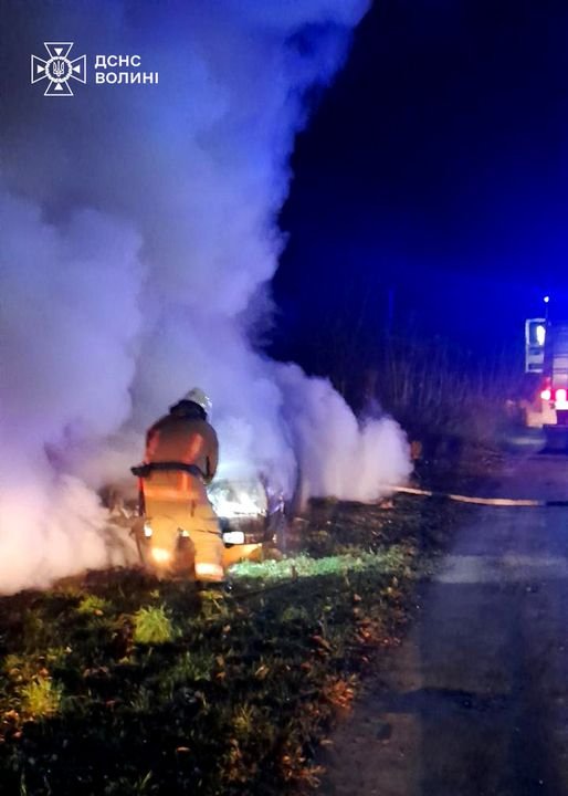 На Волині загорівся автомобіль