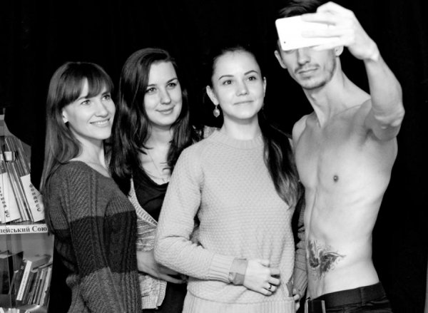 Показали, як у Луцьку створювали унікальний волонтерський календар