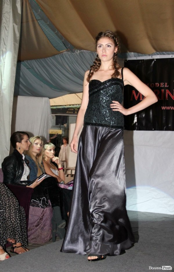 Довгоногі красуні, купальники, сукні: День моди в Луцьку. ФОТО