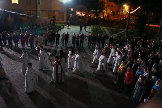 Великодня ніч у кафедральному соборі Луцька. ФОТОРЕПОРТАЖ