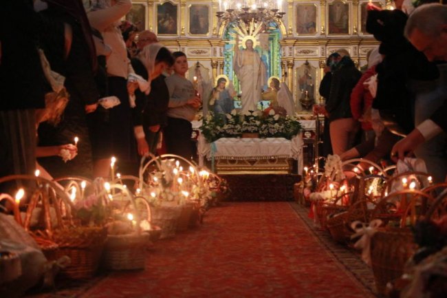 Великодня ніч у кафедральному соборі Луцька. ФОТОРЕПОРТАЖ