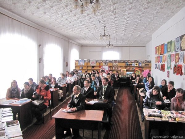 У Луцьку презентували християнські книги. ФОТО