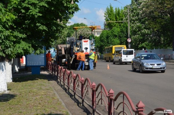 Луцький проспект Перемоги в міні-заторах. ФОТО