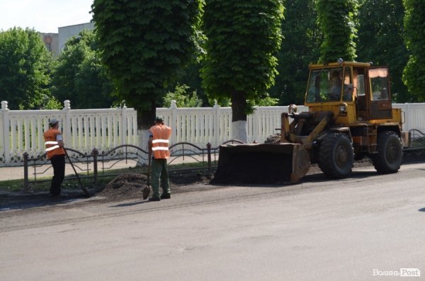 Луцький проспект Перемоги в міні-заторах. ФОТО