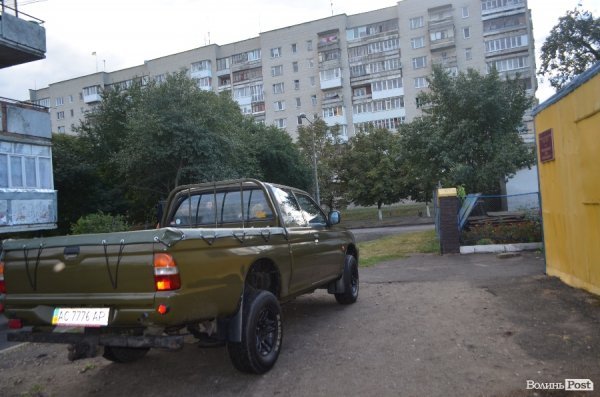 У Луцьку освятили автомобіль в зону АТО. ФОТО