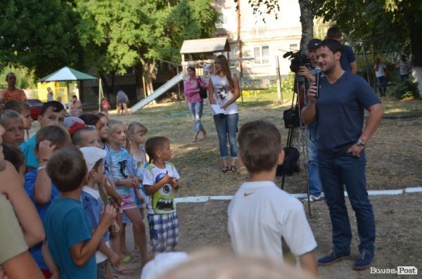 У луцьких дворах - нові спортивні майданчики. ФОТО