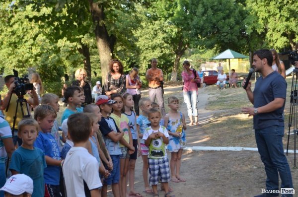 У луцьких дворах - нові спортивні майданчики. ФОТО