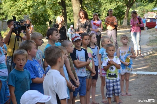 У луцьких дворах - нові спортивні майданчики. ФОТО