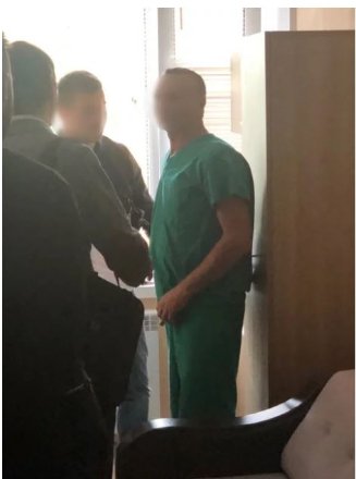 За пересадку печінки: у Києві лікаря затримали на хабарі в 20 тисяч доларів. ФОТО