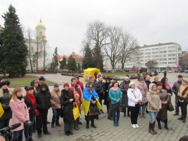 Кримські татари Волині провели акцію проти окупації Криму. ФОТО