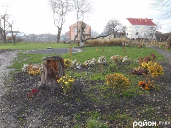 На подвір'ї креативного простору дуже затишно