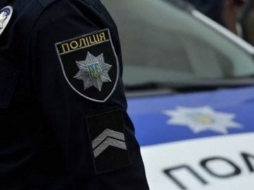 П’яний і небезпечний: у Луцьку затримали нетверезого водія зі зброєю