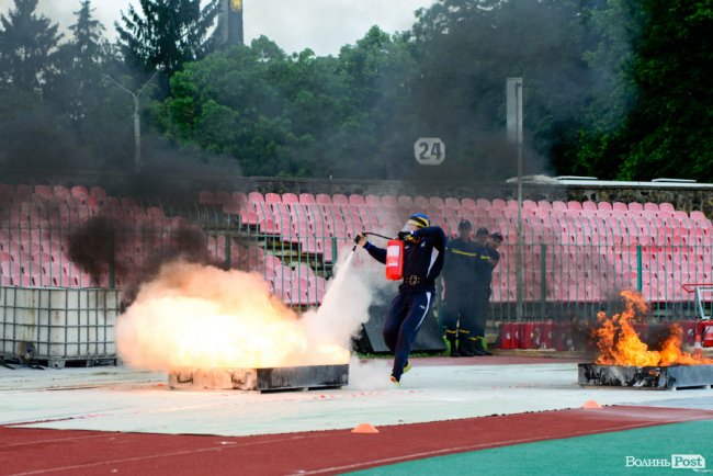 До Луцька на змагання з'їхались пожежники з 7 країн. ФОТО