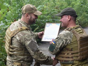 Артилеристам волинської бригади на передовій вручили нагороди. ФОТО