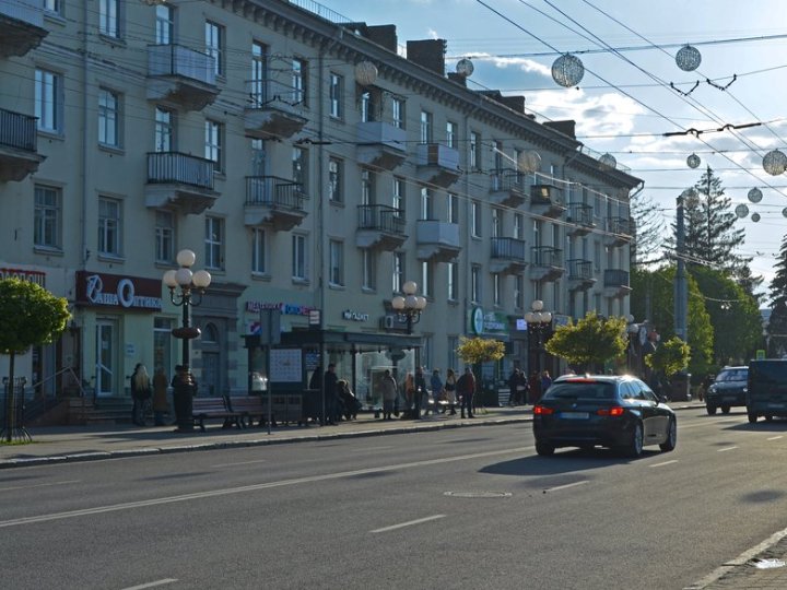 У Луцьку від сьогодні через ремонтні роботи частково перекриють рух на проспекті Волі: як їздитиме транспорт