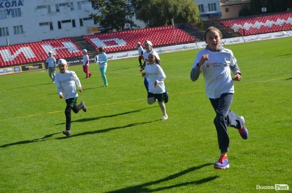 Футболісти ФК «Волинь» тренувались зі школярами. ФОТО