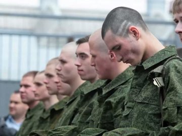 Російські окупанти на окупованій Херсонщині планують мобілізувати 16-річних хлопців