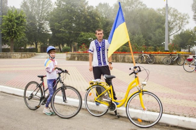 У місті на Волині відбувся святковий велопробіг. ФОТО