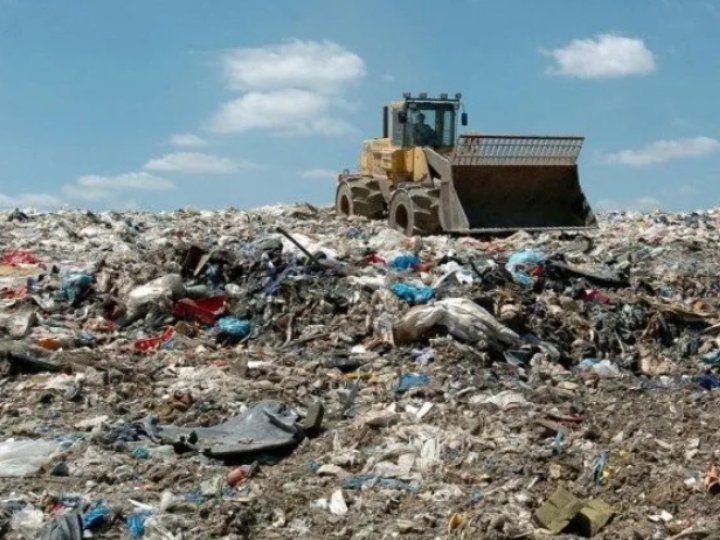 На сміттєзвалищі біля Луцька знайшли тіло чоловіка, просять опізнати. ФОТО 18+