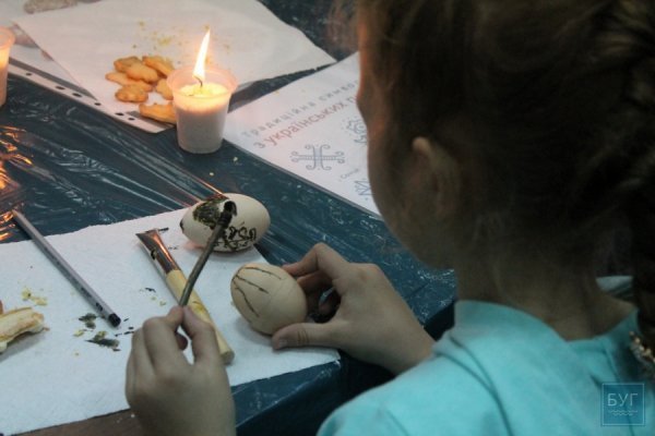 Маленьких нововолинців навчали мистетву писанкарства. ФОТО