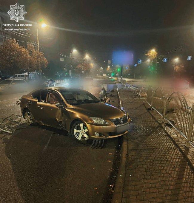 У Луцьку п'яний водій скоїв аварію та втік з місця події