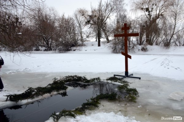 Лід, ополонка та Йорданська вода: Водохреще у Луцьку 