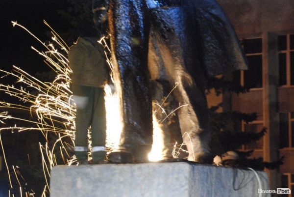 Як Волинь позбулася маневицького Леніна. ФОТО