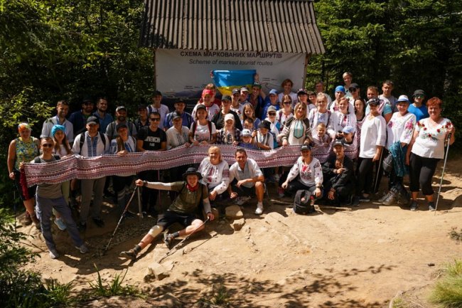 Волиняни встановили новий рекорд України на вершині Говерли. ФОТО