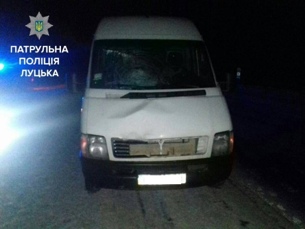 Луцькі патрульні надали меддопомогу постраждалому в аварії